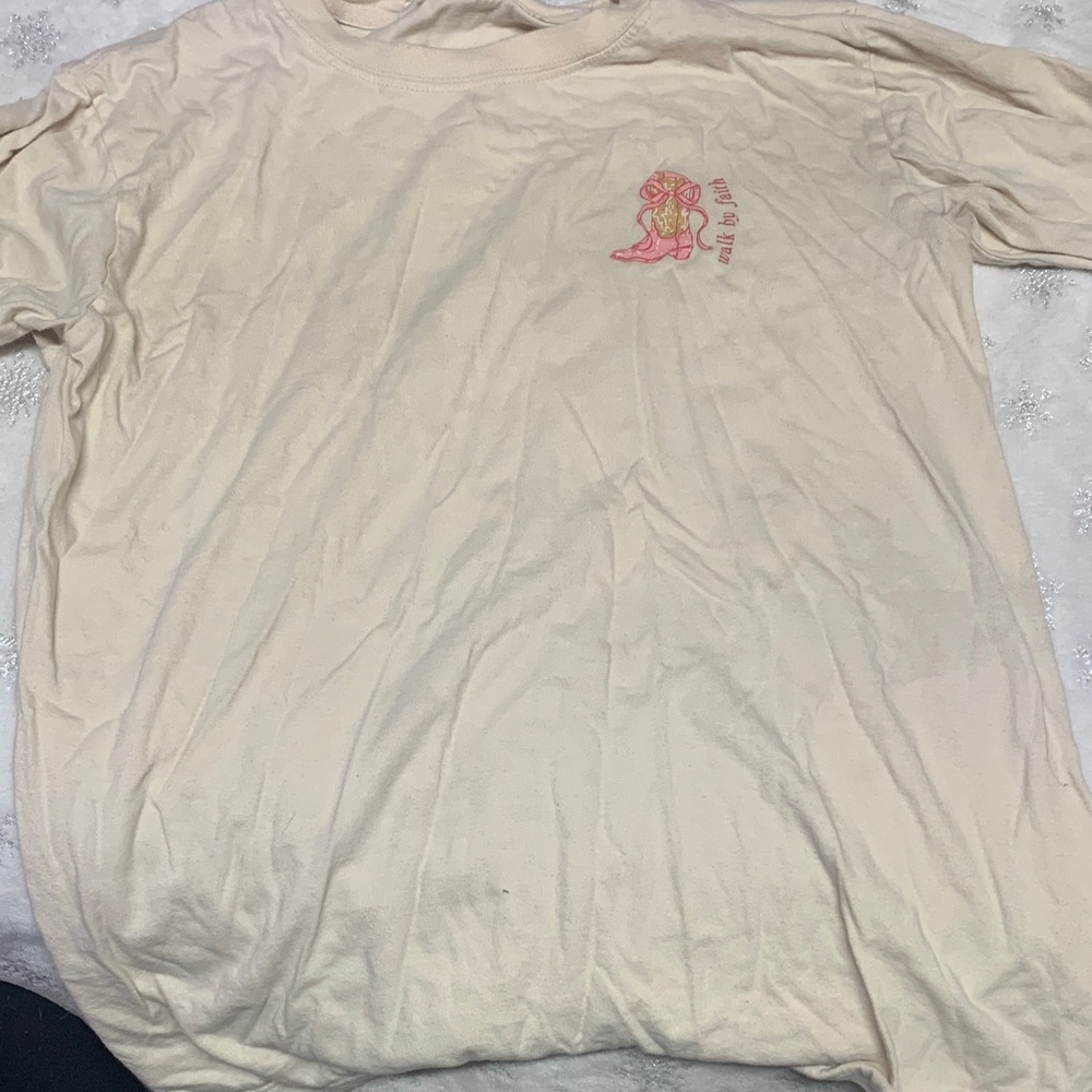 Simply Southern Light Cream T-Shirt with Pink Graphic